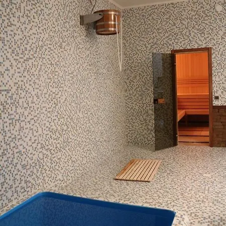 West Wood Aparthotel Knyagynya