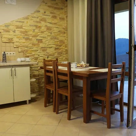 Aparthotel West Wood Knyagynya