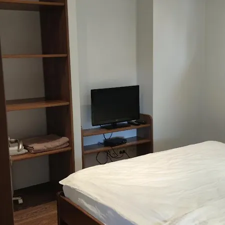 Ξενοδοχείο με διαμερίσματα West Wood