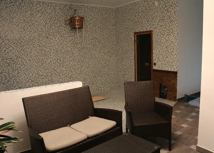 West Wood Aparthotel